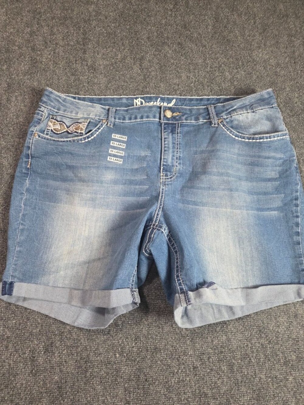 ND Weekend Denim Shorts With Embroidered Pockets Distressed Look Rolled Hem Size